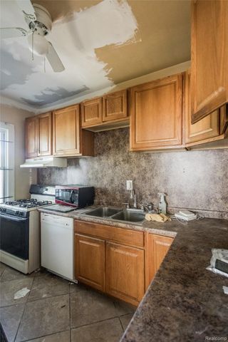 2202 Lothrop Street, Detroit, MI 48206