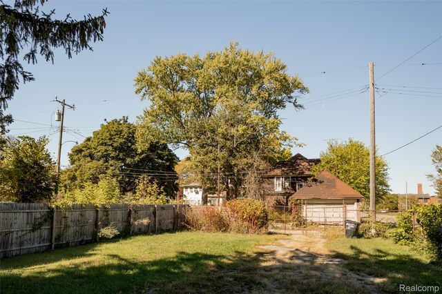 2202 Lothrop Street, Detroit, MI 48206