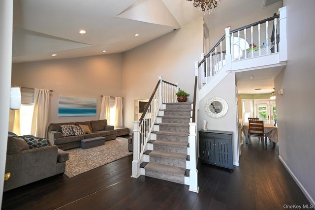 6 Ivy Court, Centereach, NY 11720