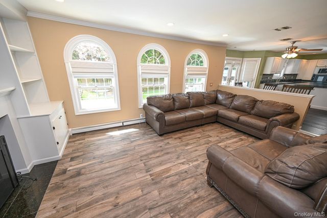 6 Ivy Court, Centereach, NY 11720