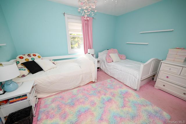 6 Ivy Court, Centereach, NY 11720