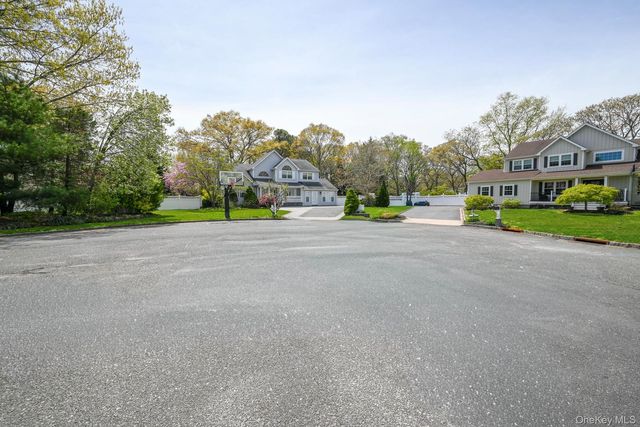 6 Ivy Court, Centereach, NY 11720