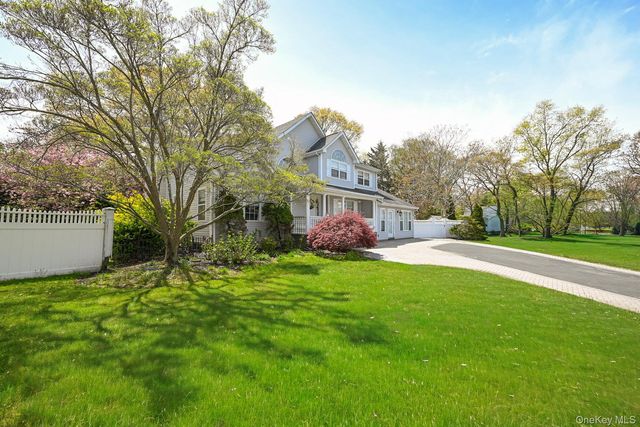 6 Ivy Court, Centereach, NY 11720