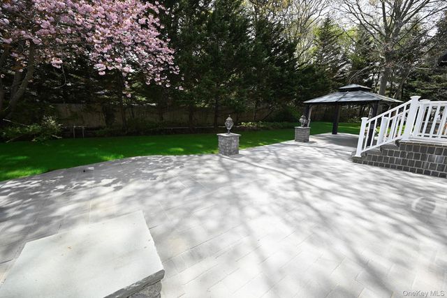 6 Ivy Court, Centereach, NY 11720