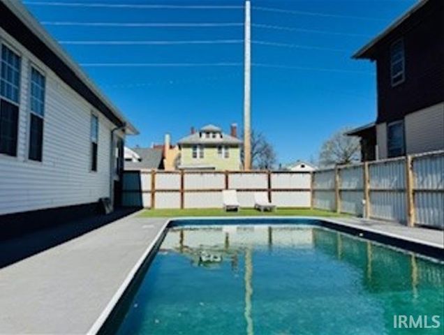 637 Adams Avenue, Evansville, IN 47713