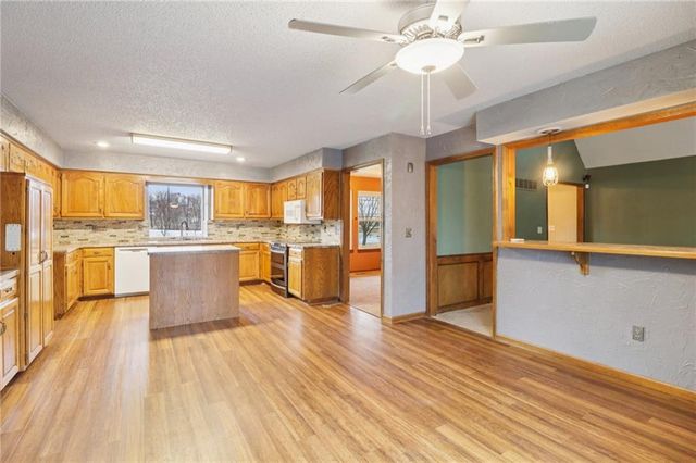 19985 W 119th Street, Olathe, KS 66061