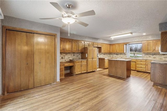 19985 W 119th Street, Olathe, KS 66061