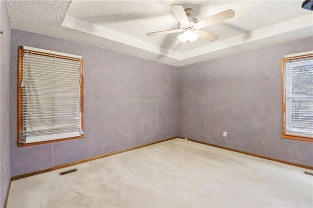 19985 W 119th Street, Olathe, KS 66061