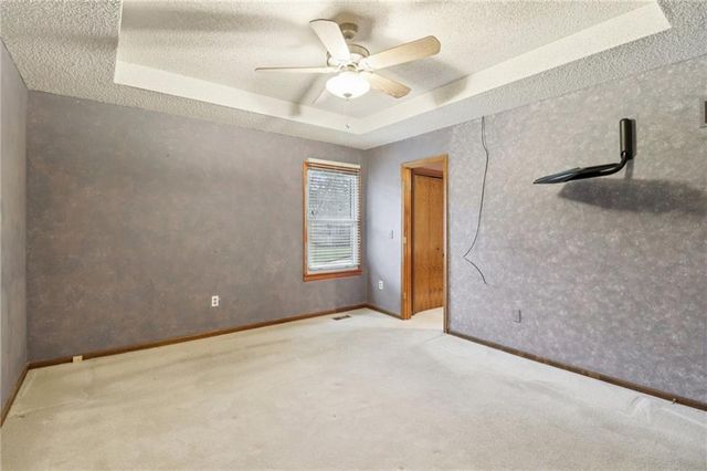 19985 W 119th Street, Olathe, KS 66061