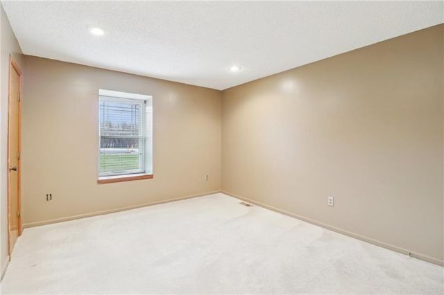 19985 W 119th Street, Olathe, KS 66061