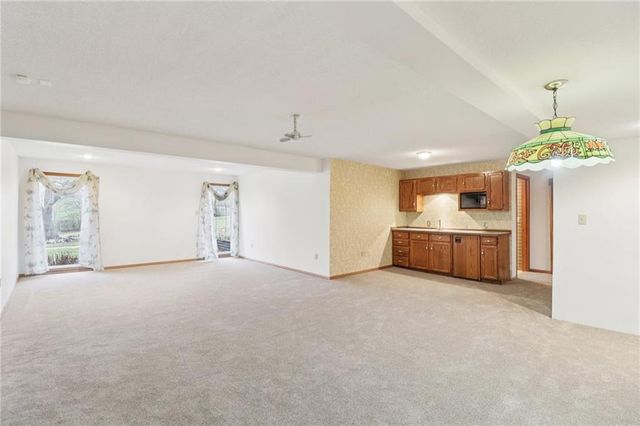 19985 W 119th Street, Olathe, KS 66061