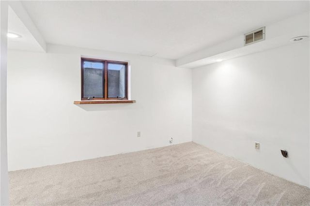 19985 W 119th Street, Olathe, KS 66061