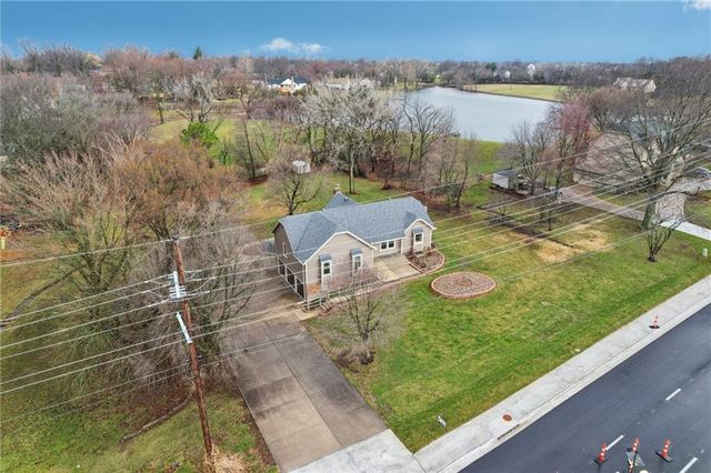 19985 W 119th Street, Olathe, KS 66061