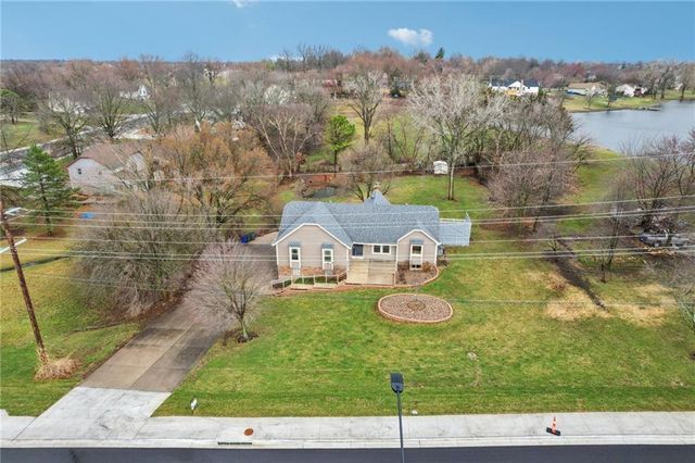 19985 W 119th Street, Olathe, KS 66061