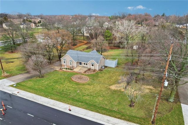 19985 W 119th Street, Olathe, KS 66061