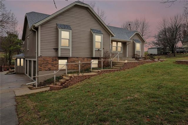 19985 W 119th Street, Olathe, KS 66061