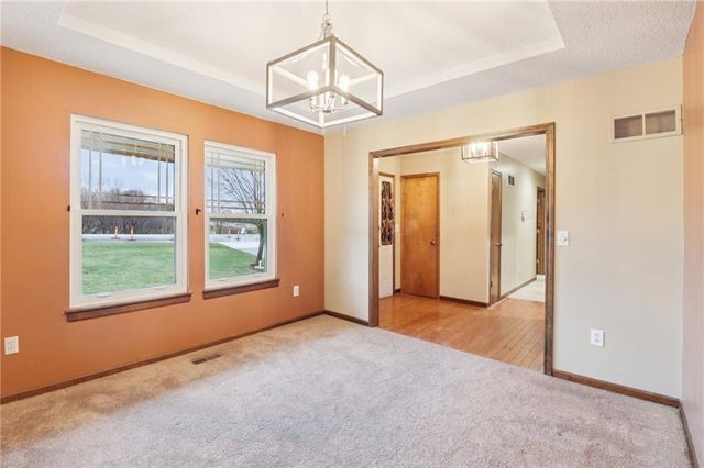 19985 W 119th Street, Olathe, KS 66061