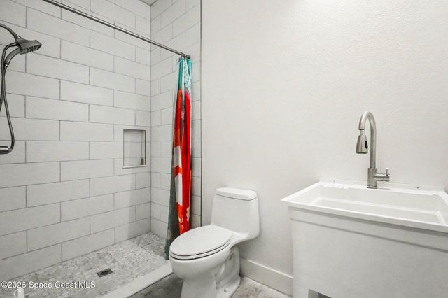 2031 S Orlando Avenue, Cocoa Beach, FL 32931
