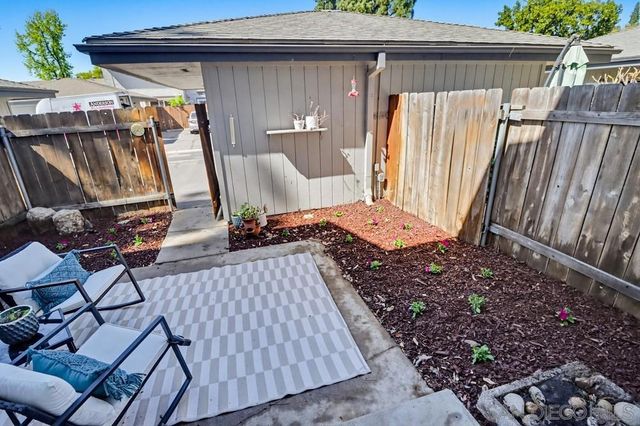10606 Magnolia, Santee, CA 92071