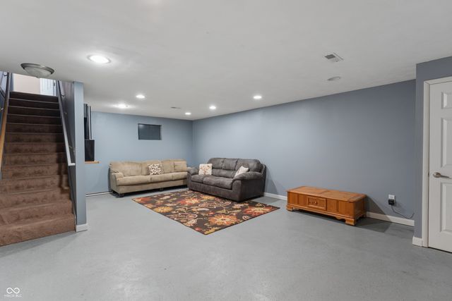 1712 Turning Leaf Drive, Franklin, IN 46131