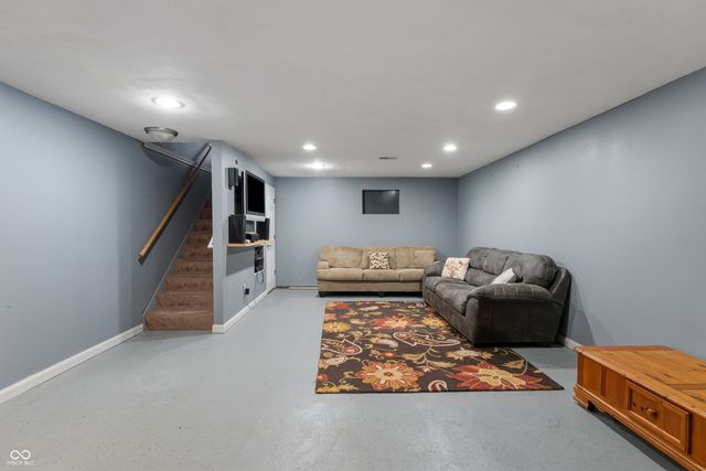 1712 Turning Leaf Drive, Franklin, IN 46131