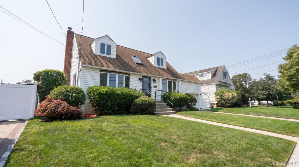 265 Weidner Avenue, Oceanside, NY 11572 — photo 2