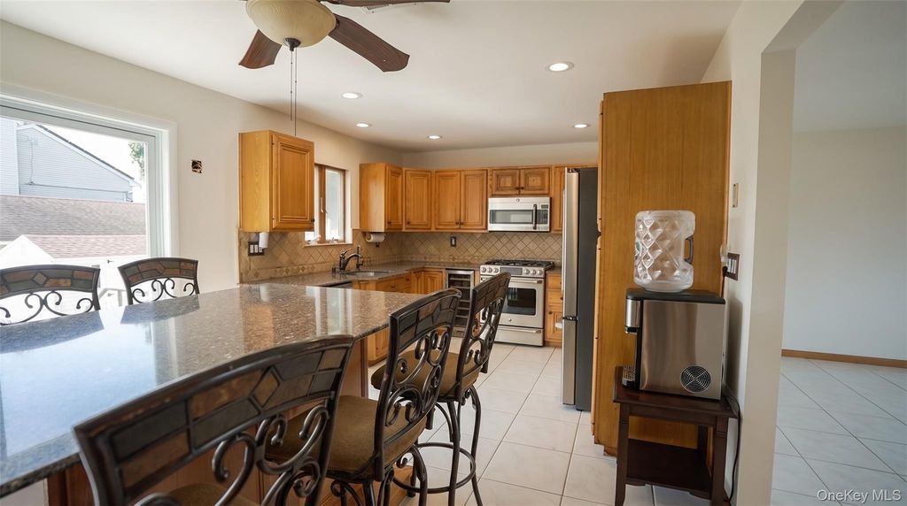 265 Weidner Avenue, Oceanside, NY 11572 — photo 4