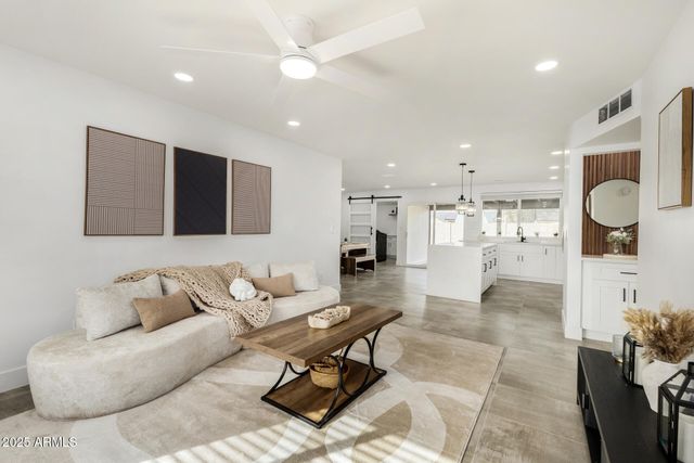 7050 W GARFIELD Street, Phoenix, AZ 85043