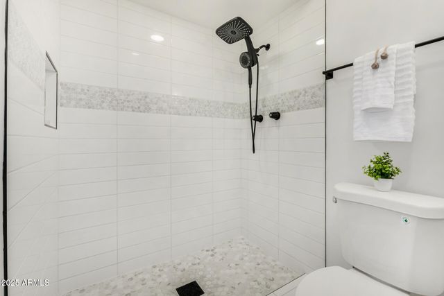 7050 W GARFIELD Street, Phoenix, AZ 85043