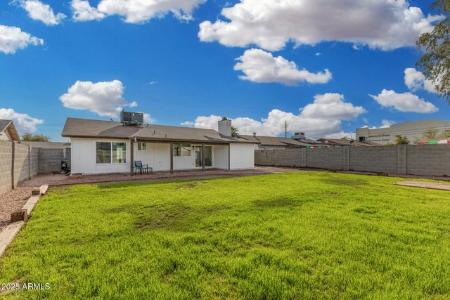 7050 W GARFIELD Street, Phoenix, AZ 85043