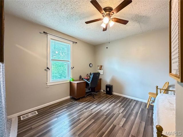 9805 Linn Avenue, Lemay, MO 63125