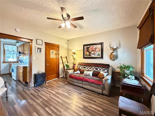 9805 Linn Avenue, Lemay, MO 63125