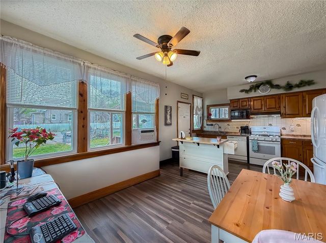 9805 Linn Avenue, Lemay, MO 63125