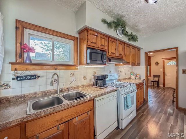 9805 Linn Avenue, Lemay, MO 63125
