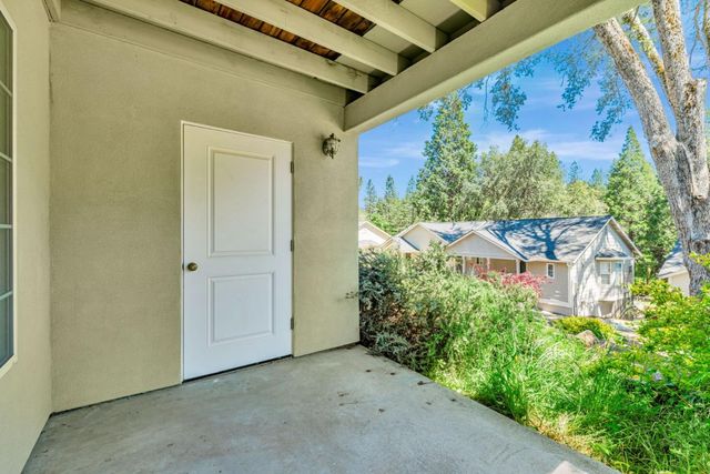 115 Fairway Village Court, Murphys, CA 95247