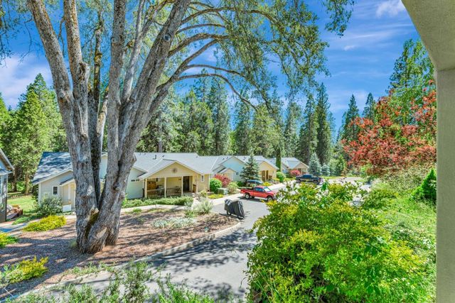 115 Fairway Village Court, Murphys, CA 95247