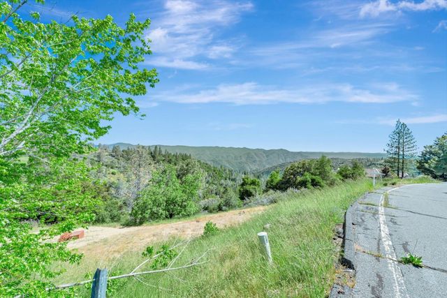 115 Fairway Village Court, Murphys, CA 95247