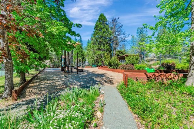 115 Fairway Village Court, Murphys, CA 95247