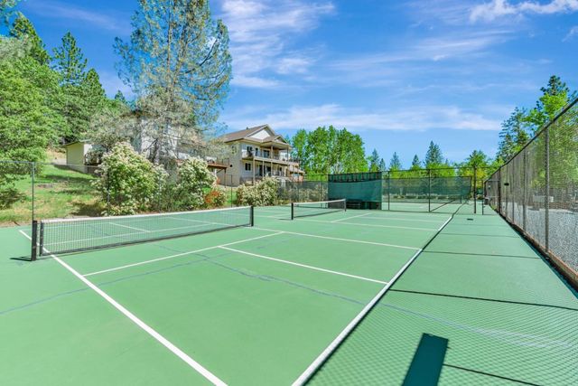 115 Fairway Village Court, Murphys, CA 95247