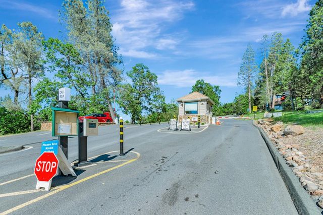 115 Fairway Village Court, Murphys, CA 95247