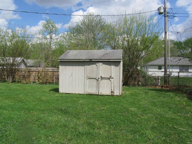 2204 BEAUVOIR Court, Kokomo, IN 46902