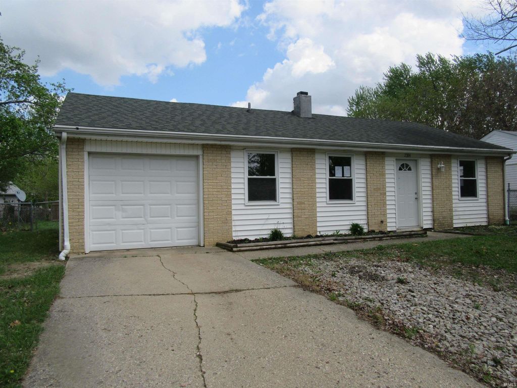 2204 BEAUVOIR Court, Kokomo, IN 46902