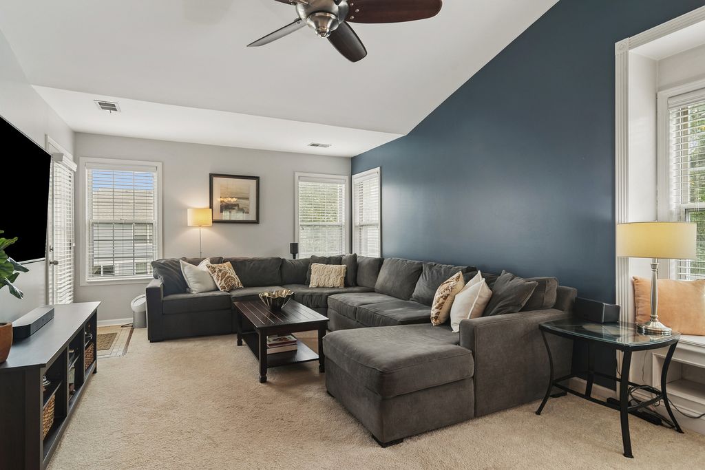 257 Sheffield Drive, Schaumburg, IL 60194 — photo 4