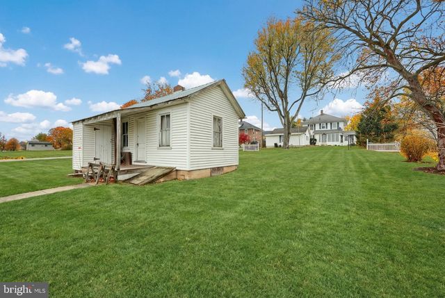 152 W YORK ST, Biglerville, PA 17307