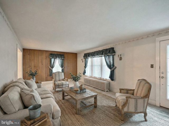 152 W YORK ST, Biglerville, PA 17307