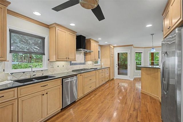 5240 Shasta Way, Marietta, GA 30062