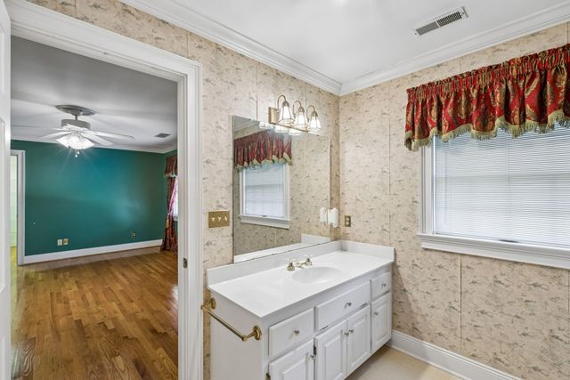 905 W Raysor Street, Saint George, SC 29477