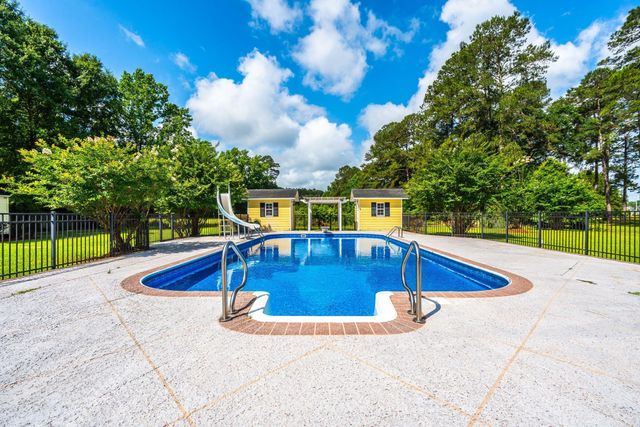 905 W Raysor Street, Saint George, SC 29477