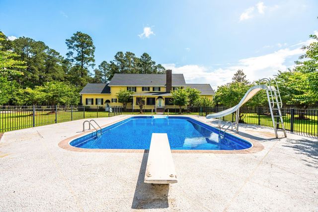 905 W Raysor Street, Saint George, SC 29477