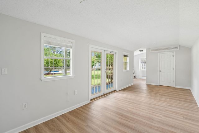 905 W Raysor Street, Saint George, SC 29477